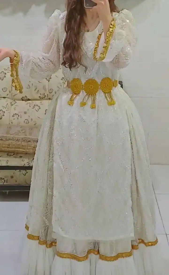 لباس محلی زنانه