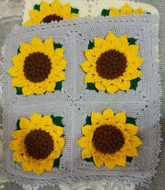 کوسن بافتنی مدل آفتابگردون با کاموا و قلاب