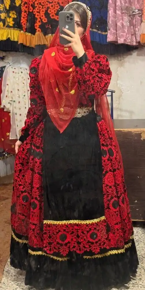 لباس سنتی بختیاری (لری) زنانه و دخترانه همراه مینا و لچک