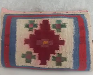 استفاده ار گلیم به عنوان پشتی