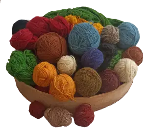 خامه یا نخ بومی برای بافت قالی و گلیم در رنگ های مختلف