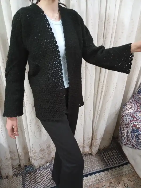 هفتمین آموزش ژاکت قلاببافی ششضلعی توسط هنرجو
